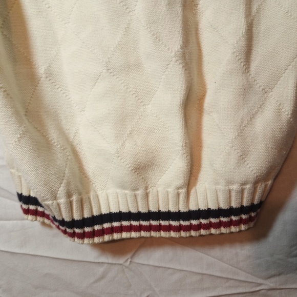 TOMMY HILFIGER VEST SIZE LARGE - Picture 6 of 8